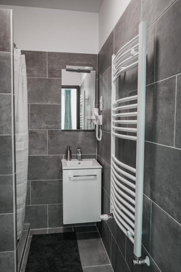Downtown Pearl Apartments Budapest Esterno foto